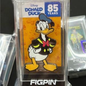 FiGPiN #315 Mickey and Friends - Donald Duck